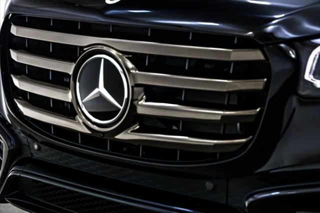 new 2025 Mercedes-Benz GLS 580 car, priced at $122,115