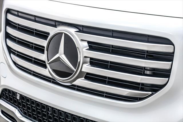 new 2025 Mercedes-Benz GLB 250 car, priced at $47,470