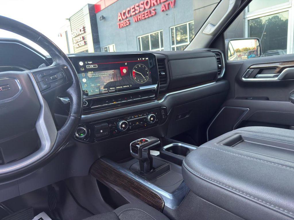 used 2022 GMC Sierra 1500 car, priced at $30,900