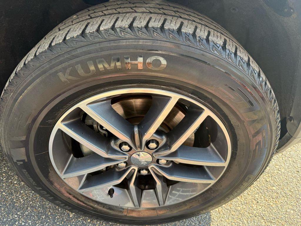 used 2017 Jeep Grand Cherokee car, priced at $10,900
