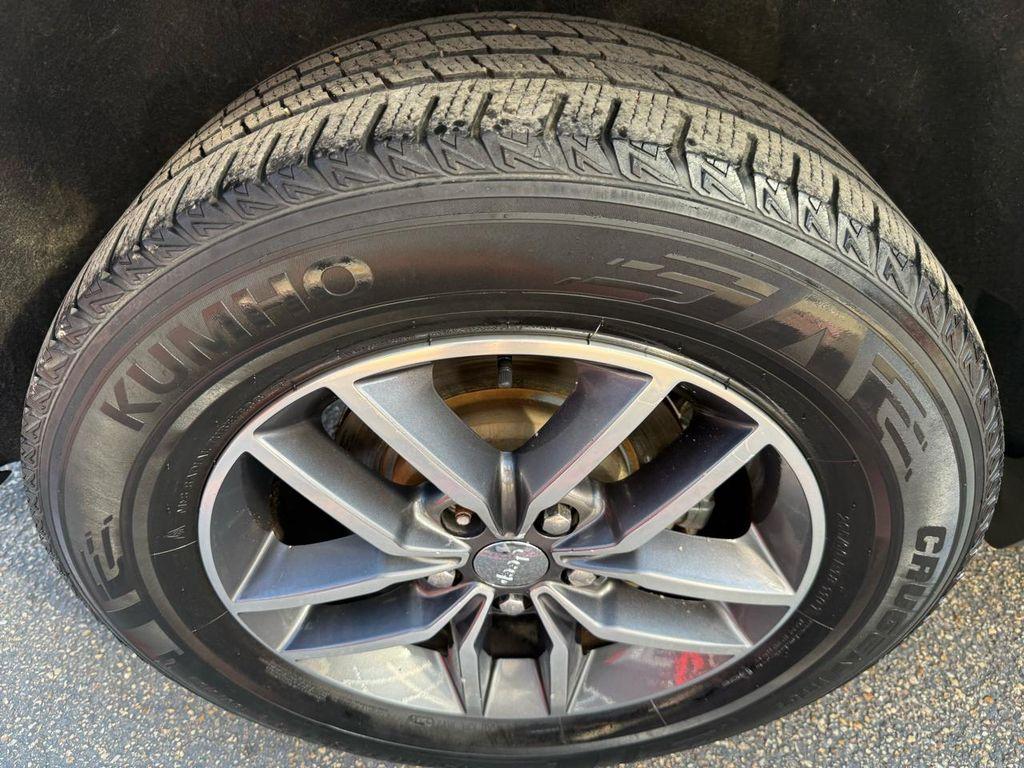 used 2017 Jeep Grand Cherokee car, priced at $10,900