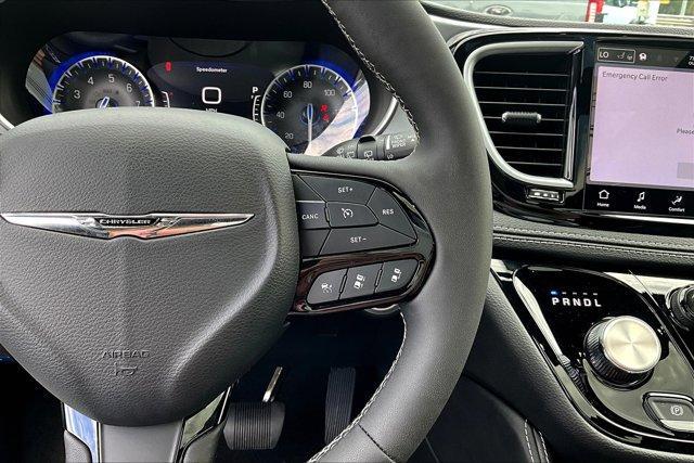 used 2025 Chrysler Pacifica car, priced at $38,082