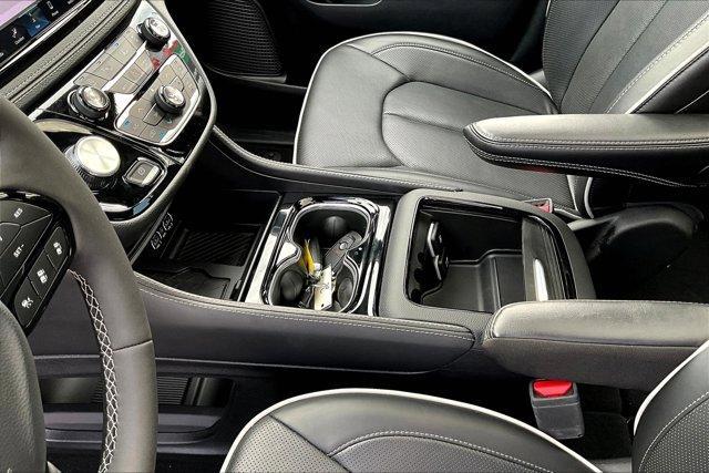 used 2025 Chrysler Pacifica car, priced at $38,082