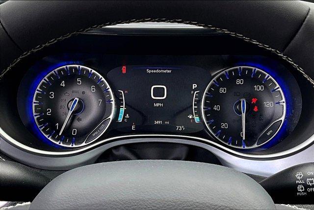 used 2025 Chrysler Pacifica car, priced at $38,082