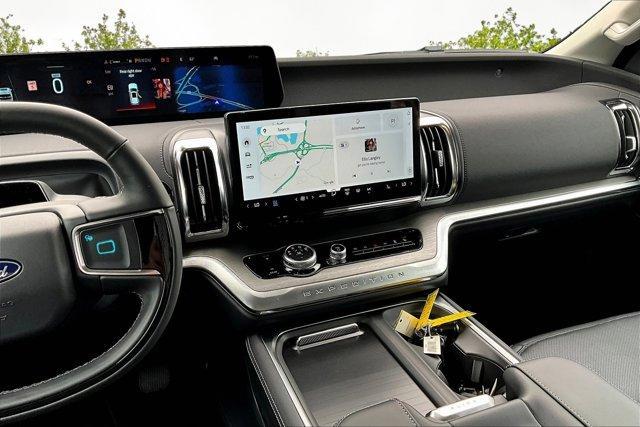 new 2025 Ford Expedition car, priced at $77,506