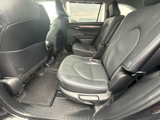 used 2023 Toyota Highlander car, priced at $43,859