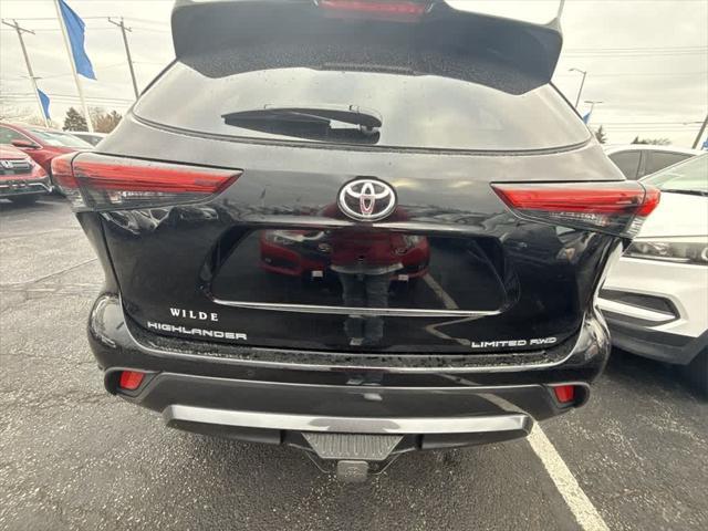 used 2023 Toyota Highlander car, priced at $43,859