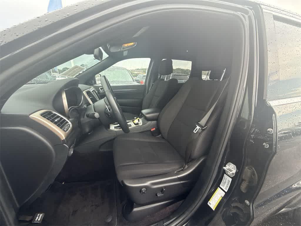 used 2016 Jeep Grand Cherokee car, priced at $17,998