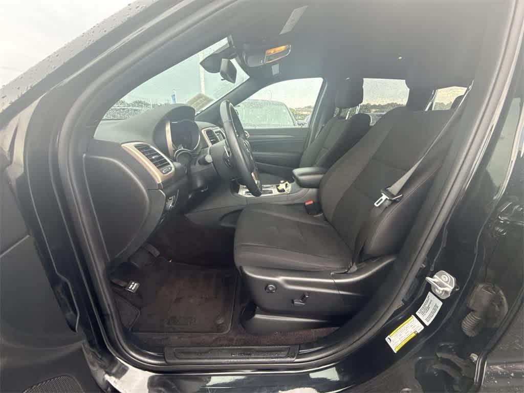 used 2016 Jeep Grand Cherokee car, priced at $17,998