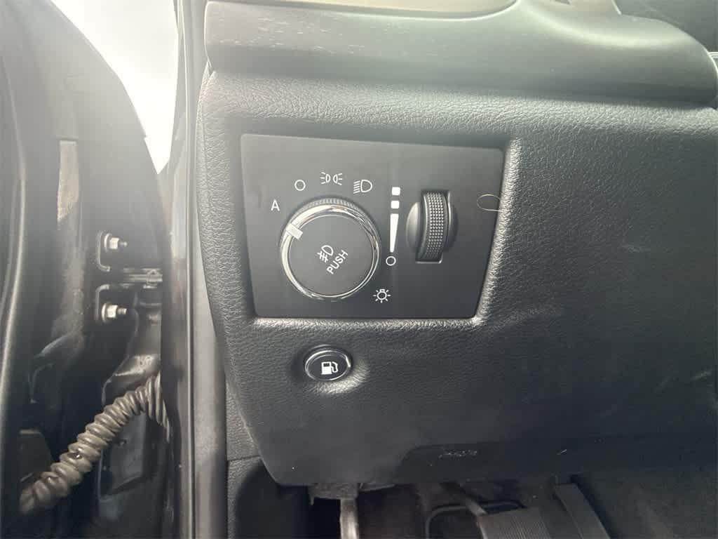 used 2016 Jeep Grand Cherokee car, priced at $17,998