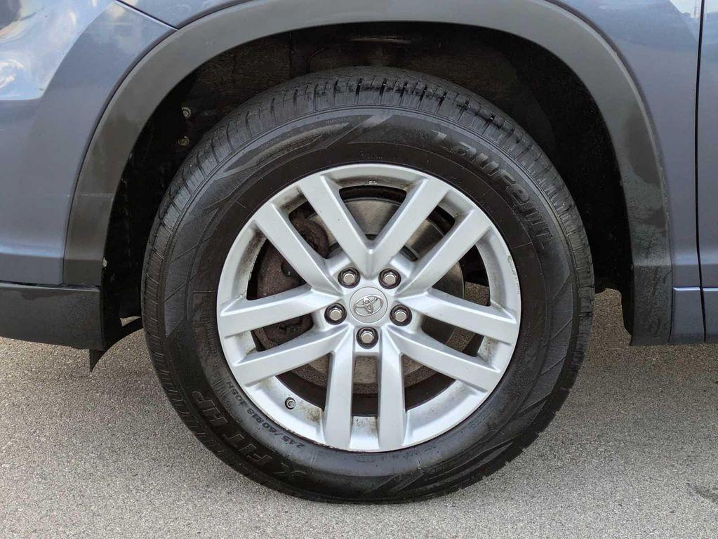 used 2015 Toyota Highlander car, priced at $15,719