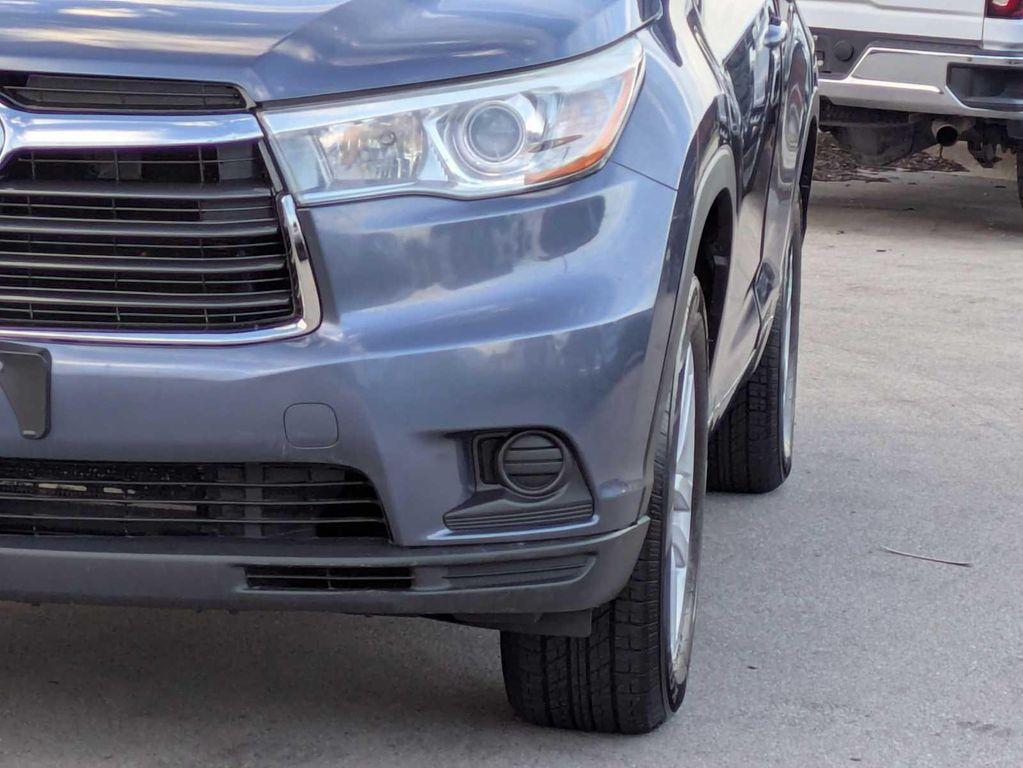 used 2015 Toyota Highlander car, priced at $15,719