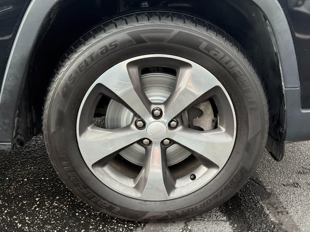 used 2019 Jeep Cherokee car, priced at $15,199