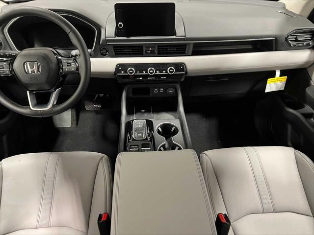 new 2025 Honda Pilot car, priced at $48,252