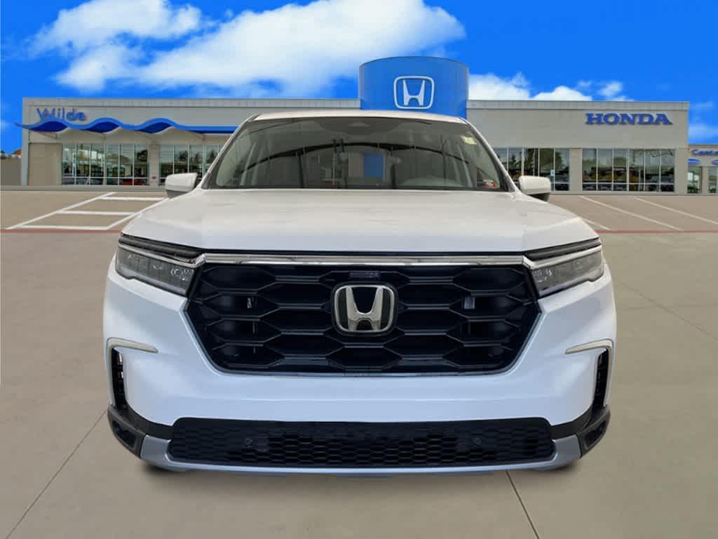 new 2025 Honda Pilot car, priced at $45,295