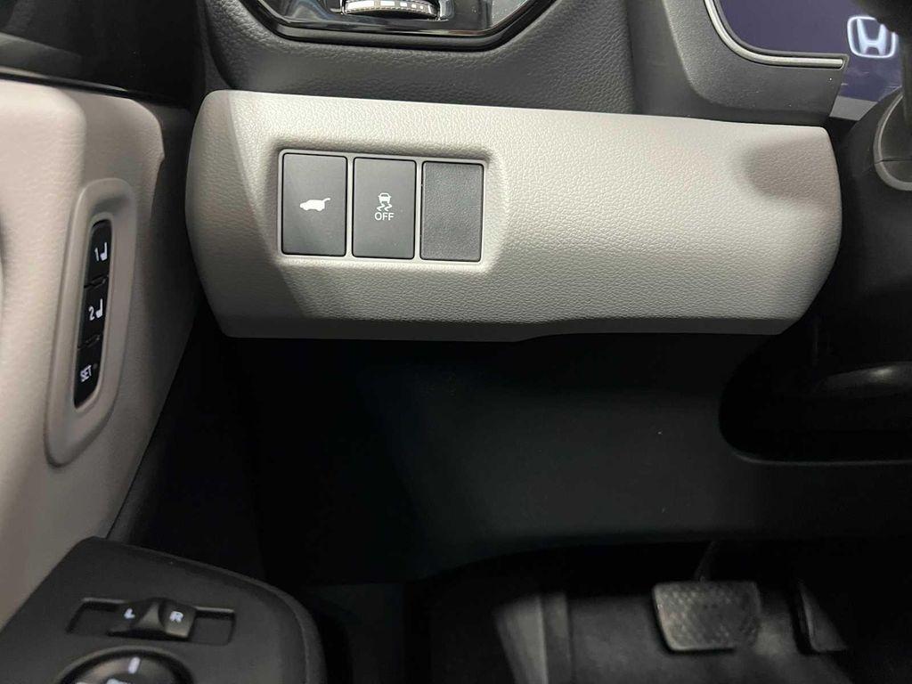 new 2025 Honda Pilot car, priced at $44,573