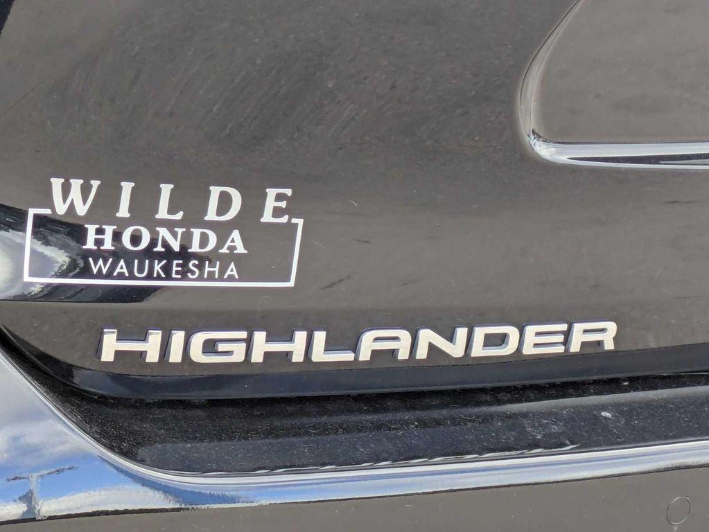 used 2021 Toyota Highlander Hybrid car, priced at $40,445