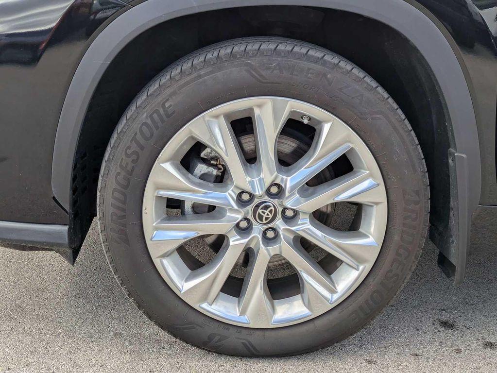 used 2021 Toyota Highlander Hybrid car, priced at $40,445