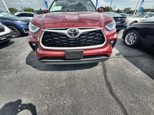 used 2022 Toyota Highlander car, priced at $37,779