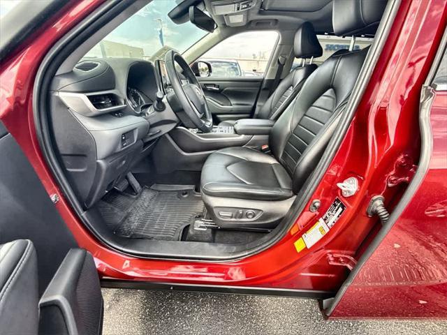 used 2022 Toyota Highlander car, priced at $37,779