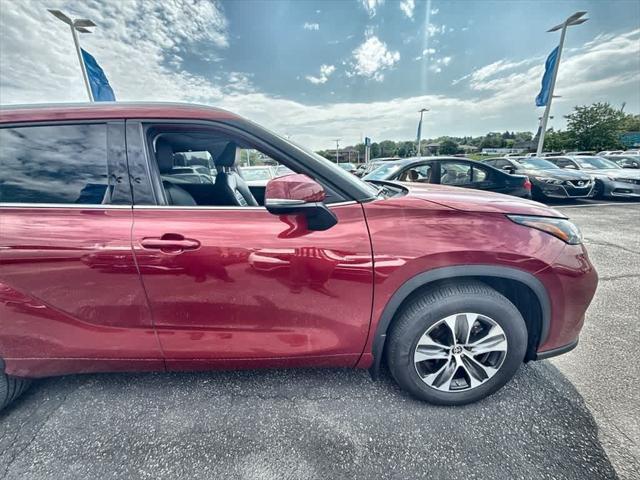 used 2022 Toyota Highlander car, priced at $37,779