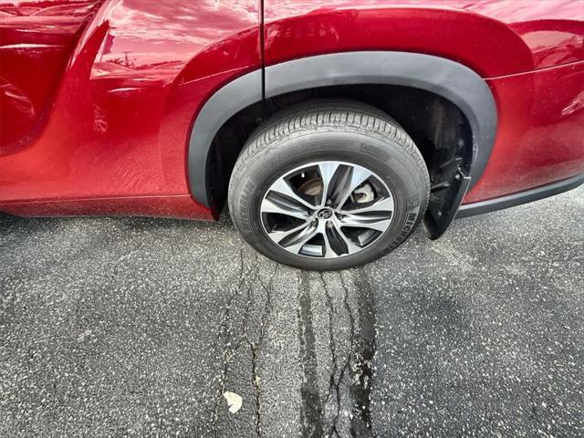 used 2022 Toyota Highlander car, priced at $37,779