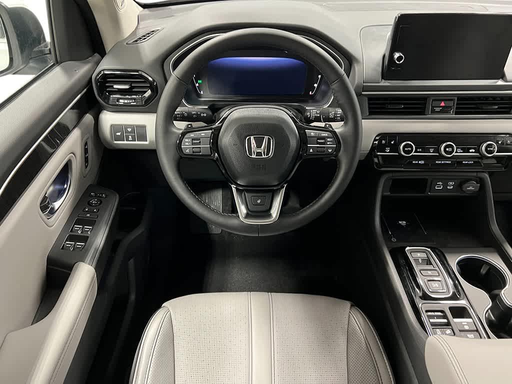 new 2025 Honda Pilot car, priced at $56,075