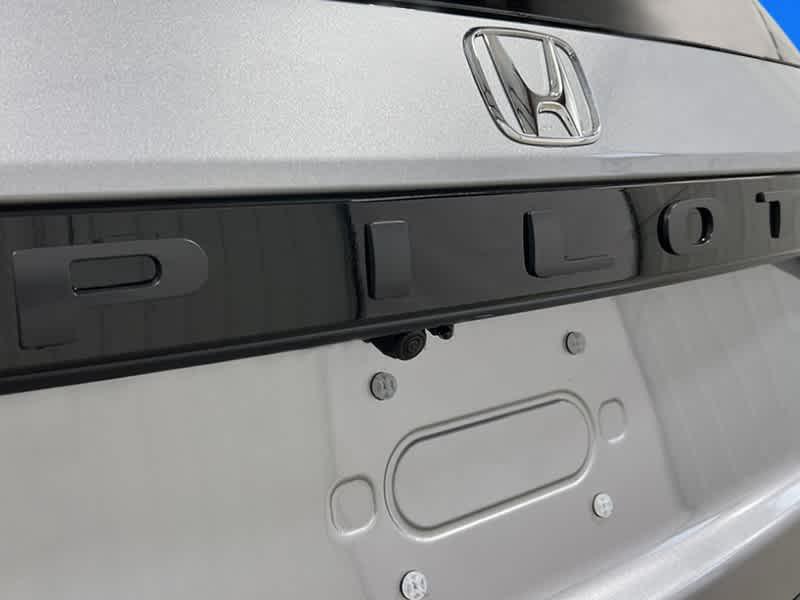 new 2025 Honda Pilot car, priced at $56,075