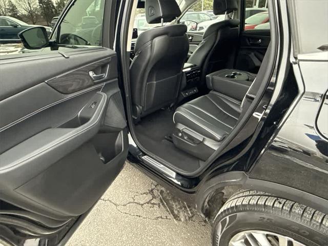 used 2023 Acura MDX car, priced at $43,655