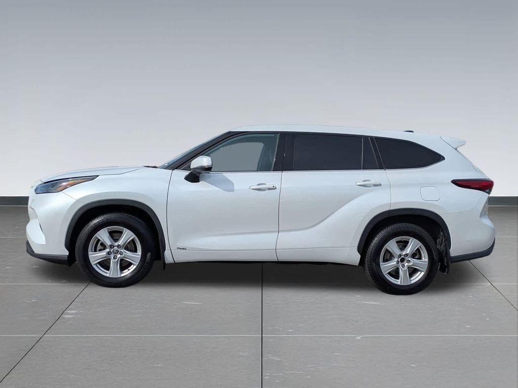 used 2022 Toyota Highlander Hybrid car, priced at $25,799