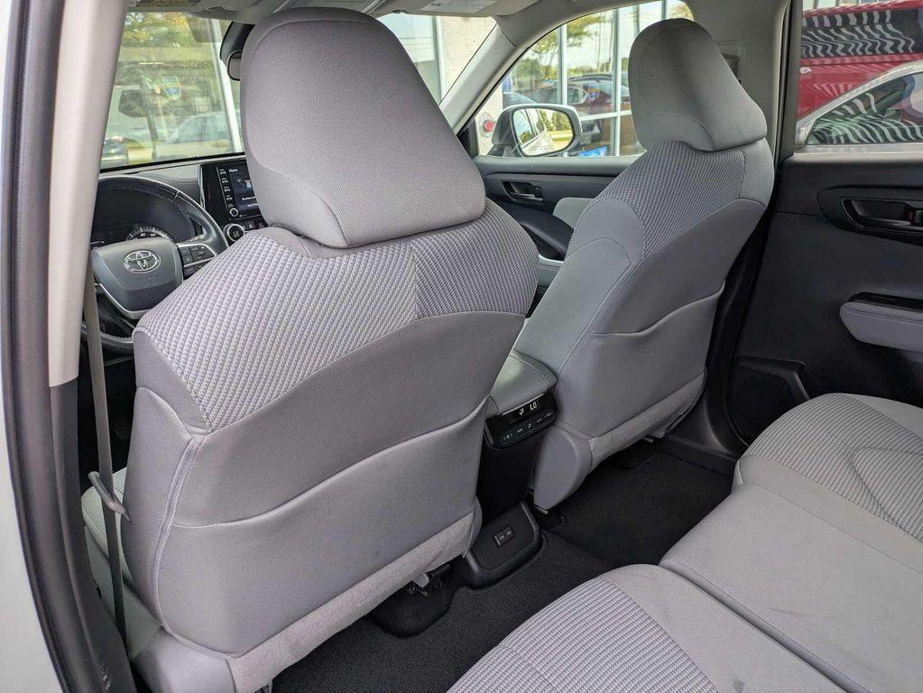 used 2022 Toyota Highlander Hybrid car, priced at $25,799