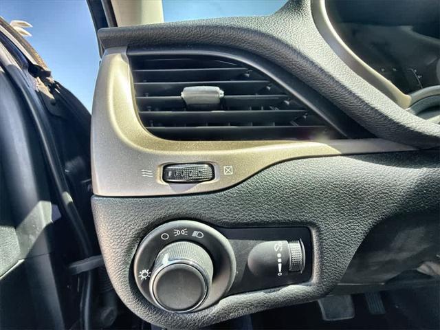 used 2015 Jeep Cherokee car, priced at $13,485