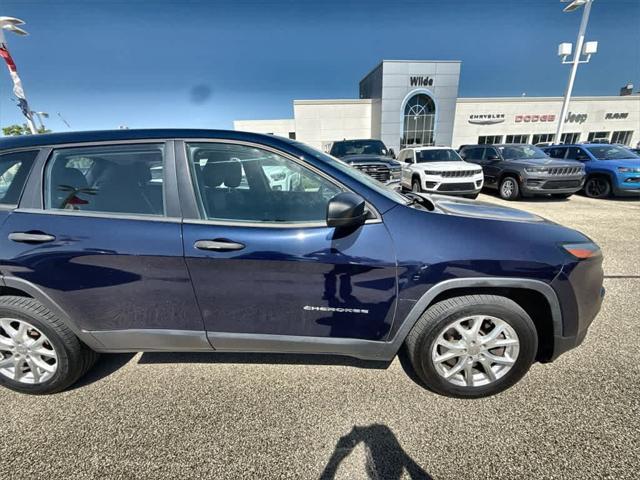 used 2015 Jeep Cherokee car, priced at $13,485