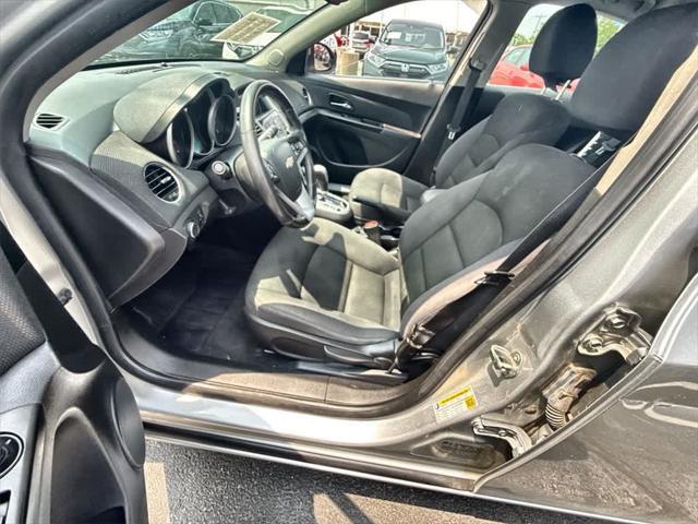 used 2014 Chevrolet Cruze car, priced at $6,500