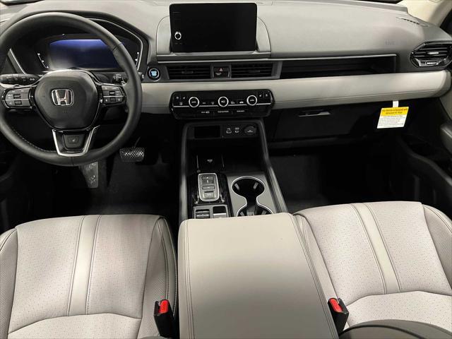 new 2025 Honda Pilot car, priced at $54,985