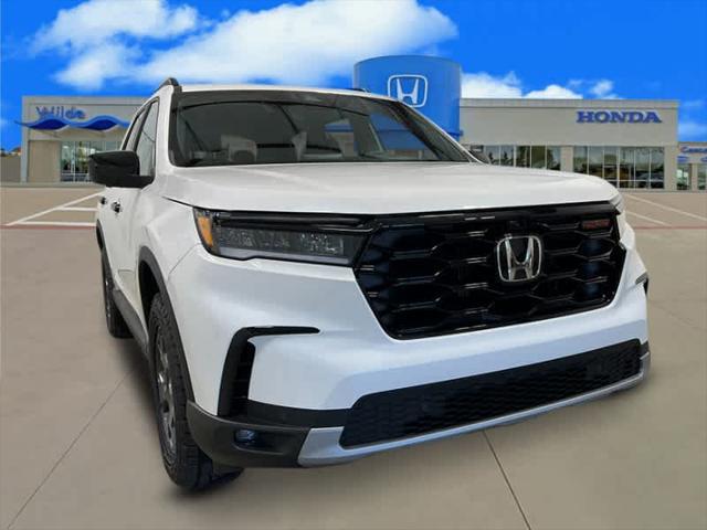 new 2025 Honda Pilot car, priced at $49,750