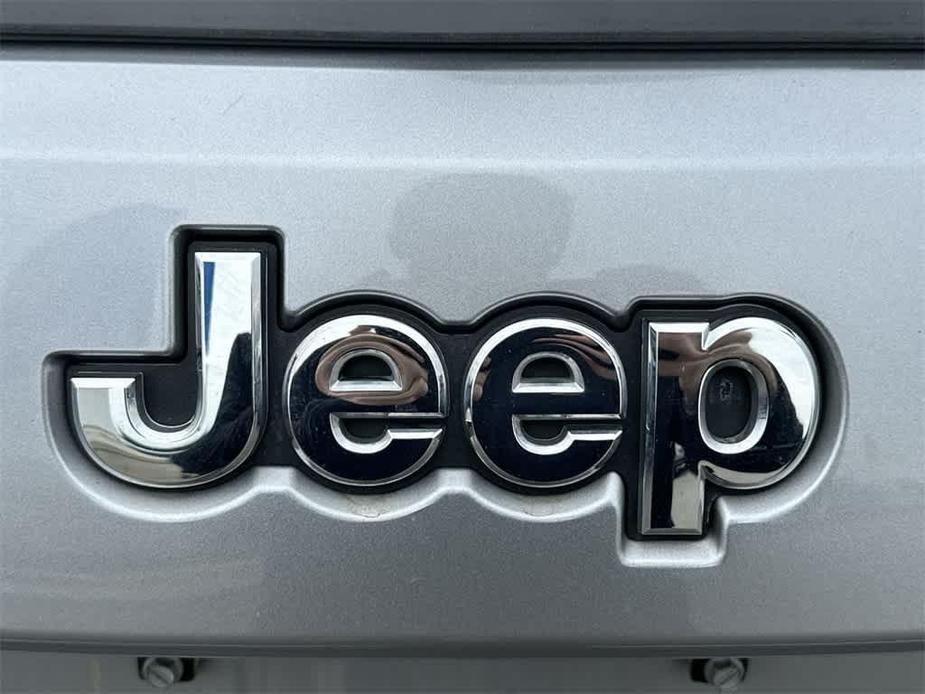 used 2021 Jeep Grand Cherokee car, priced at $29,045