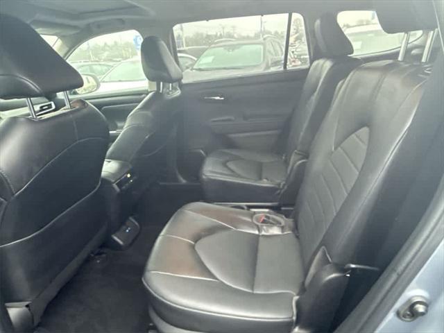 used 2022 Toyota Highlander car, priced at $31,068