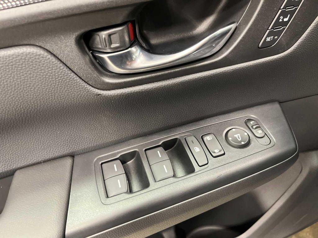 new 2026 Honda CR-V Hybrid car, priced at $40,615