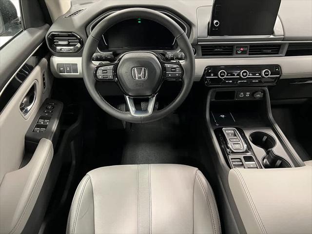 new 2025 Honda Pilot car, priced at $44,573