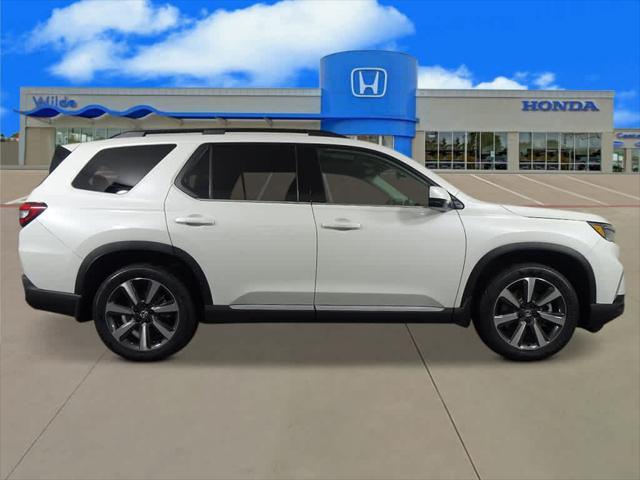 new 2025 Honda Pilot car, priced at $48,679