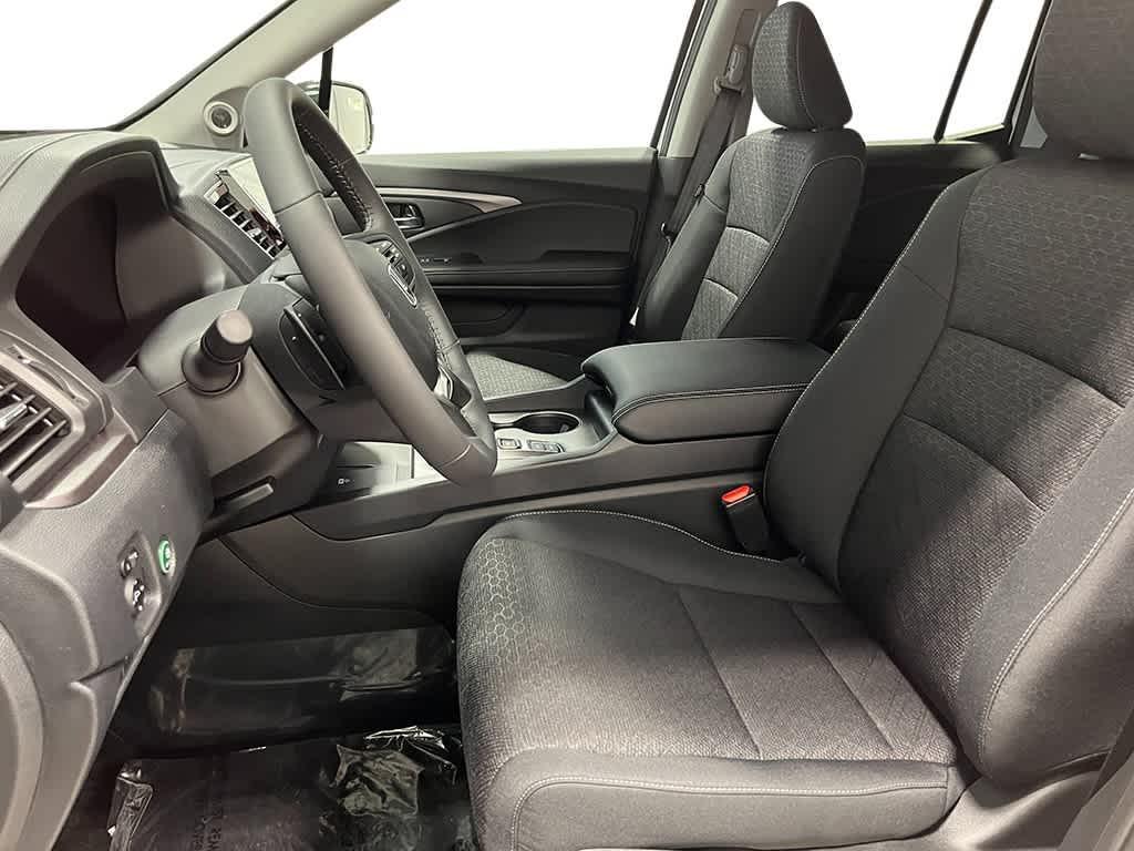 new 2025 Honda Ridgeline car, priced at $39,813