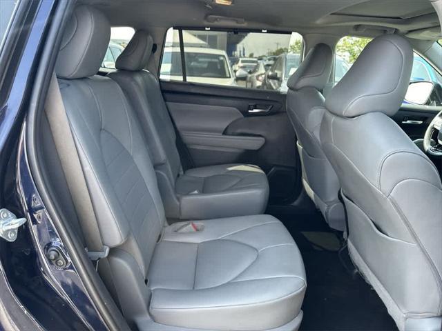 used 2020 Toyota Highlander car, priced at $28,750