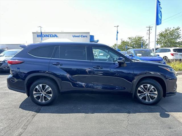 used 2020 Toyota Highlander car, priced at $28,750