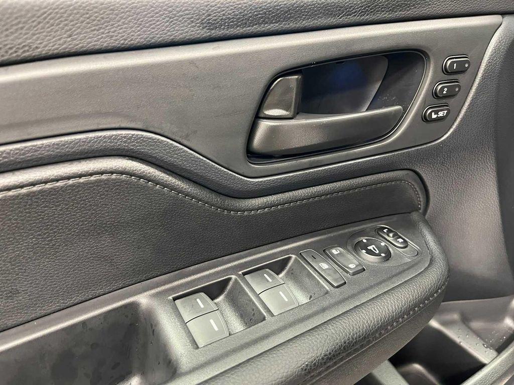 new 2026 Honda Odyssey car, priced at $42,683