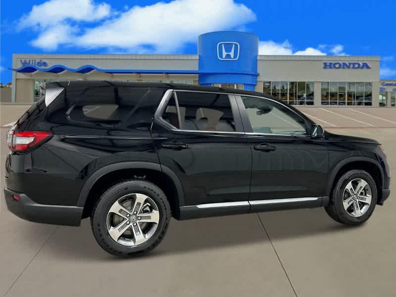 new 2025 Honda Pilot car, priced at $44,868