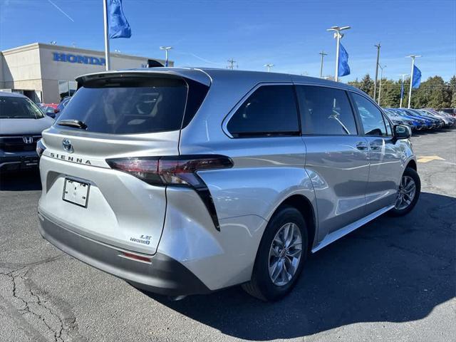 used 2023 Toyota Sienna car, priced at $38,904