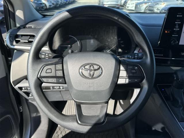 used 2023 Toyota Sienna car, priced at $38,904