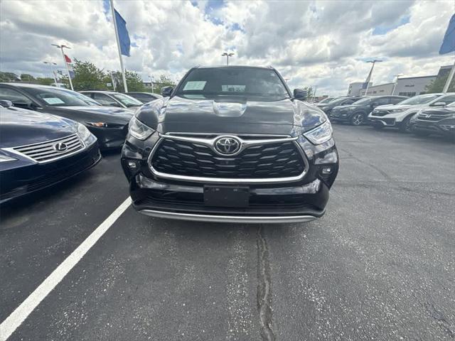used 2021 Toyota Highlander car, priced at $44,601