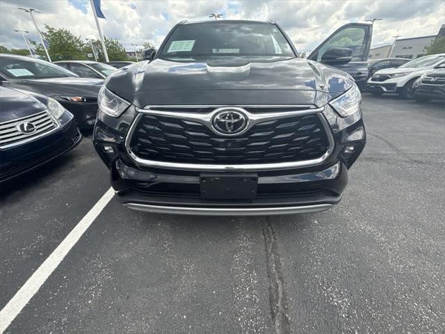 used 2021 Toyota Highlander car, priced at $44,601
